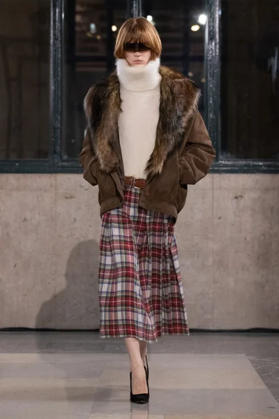 Look 27